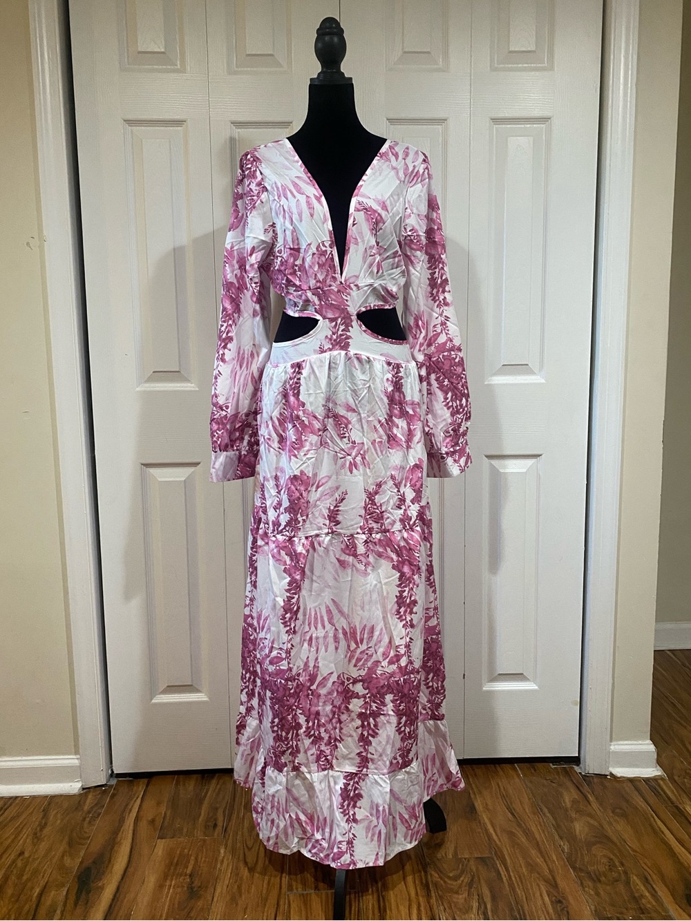 Women’s Ruffled Long Sleeve Floral Printed Cutout Plunge Maxi Dress